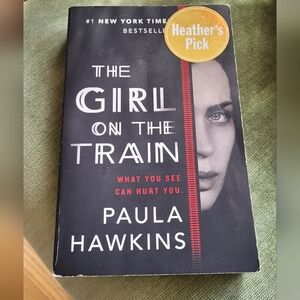 Girl on the train Paula Hawkins paperback book